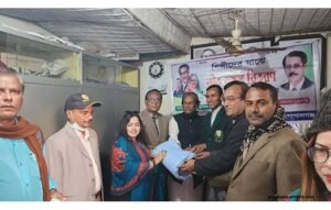 গোপালগঞ্জ পৌর মেয়রের ৫ হাজার কম্বল বিতরণ